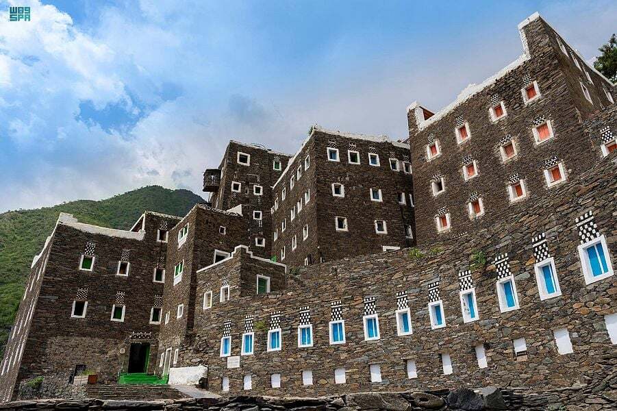 تعرف على أبرز المعالم في رجال ألمع