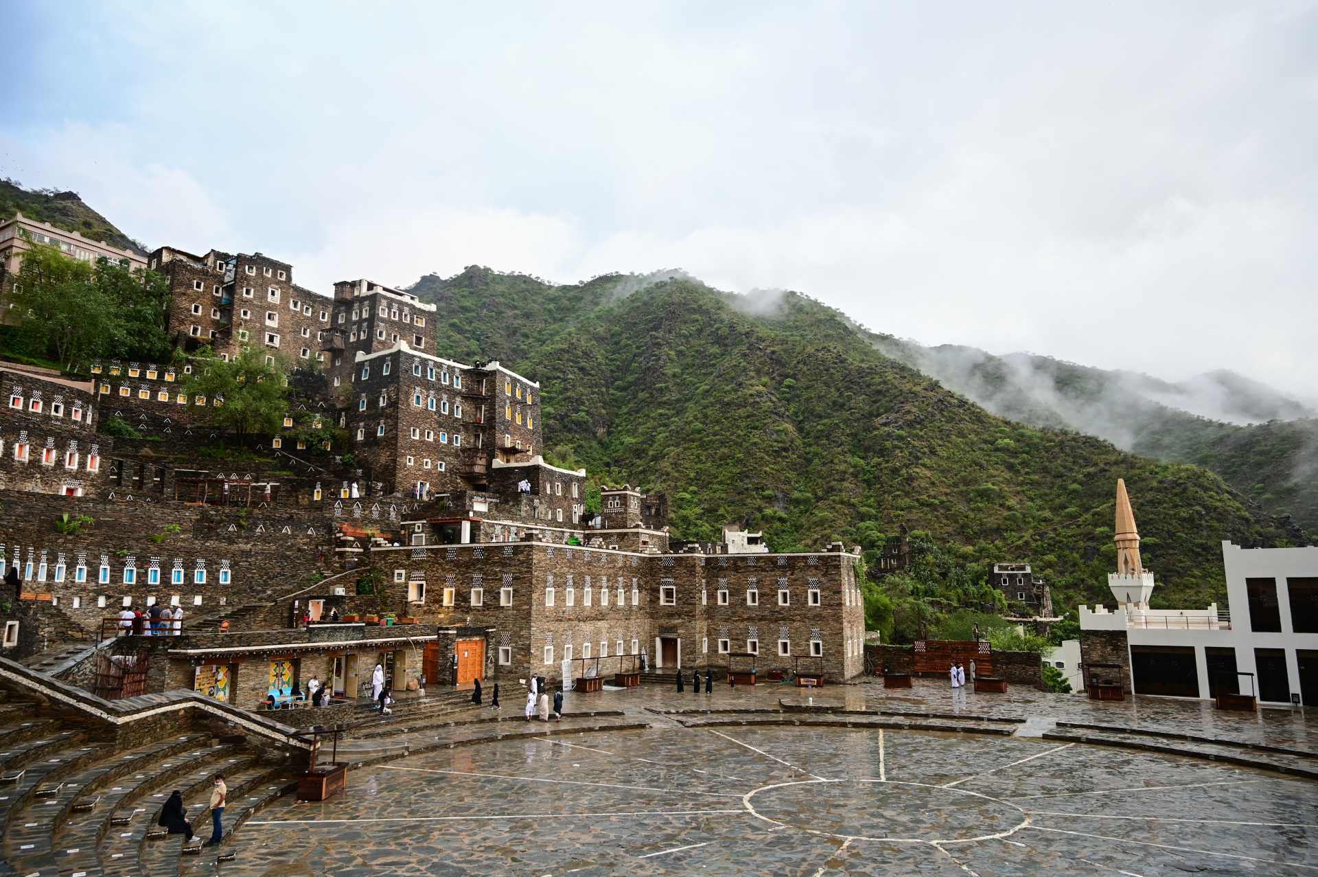 الوجهات السياحية والأنشطة الترفيهية في عسير