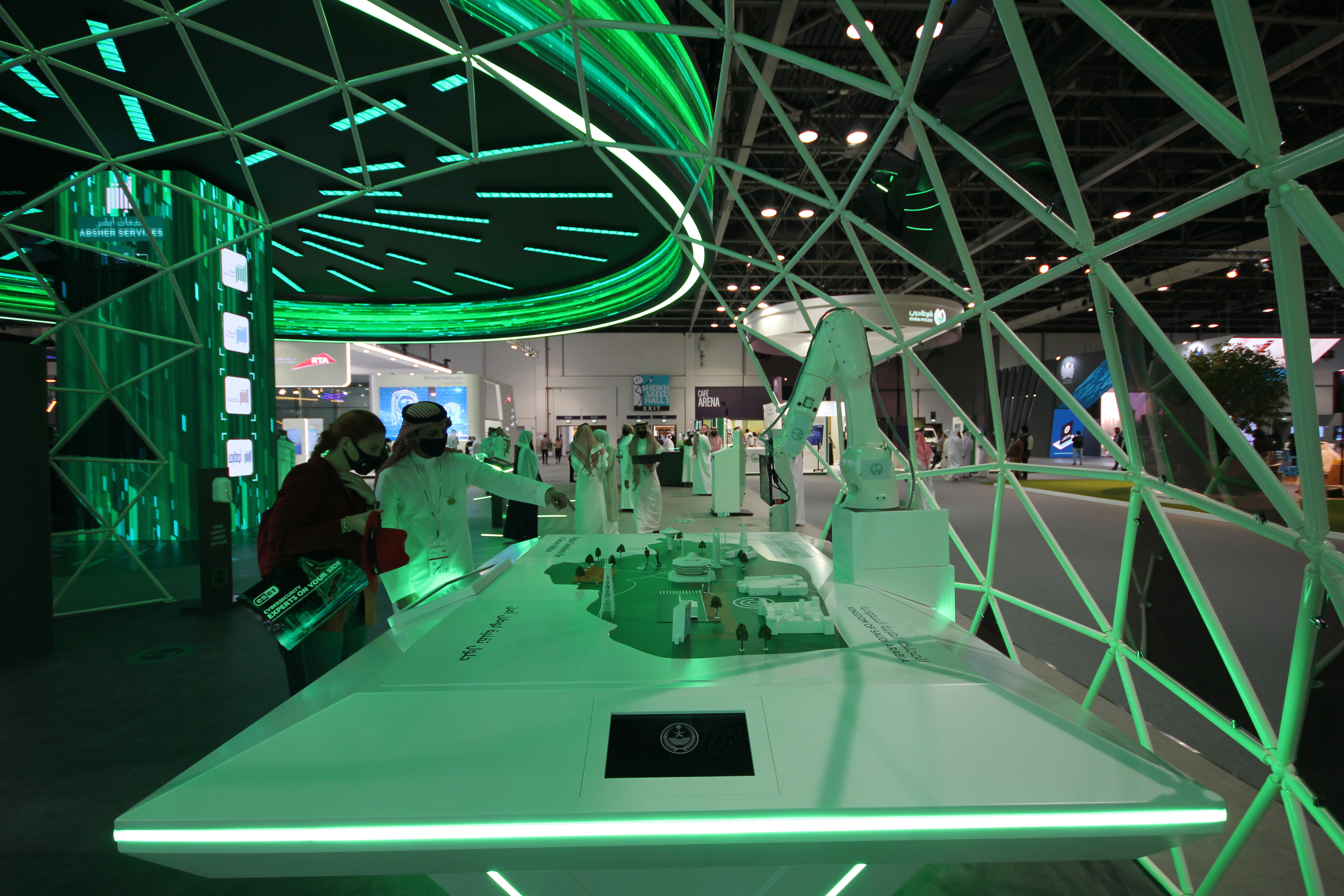 أهم الاستثمارات والمشاريع السعودية في قطاع الذكاء الاصطناعي