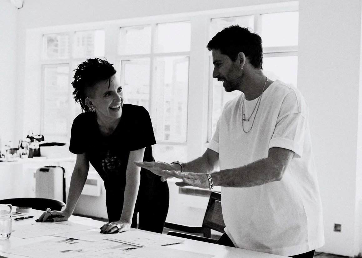 فن التحدي في معرض هانا مارتن في صالون سوثبيز