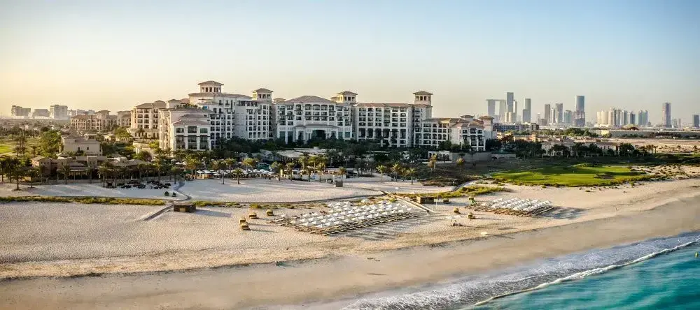 مزاد سوثبيز كونسيرج في أسبوع أبوظبي لهواة الجمع