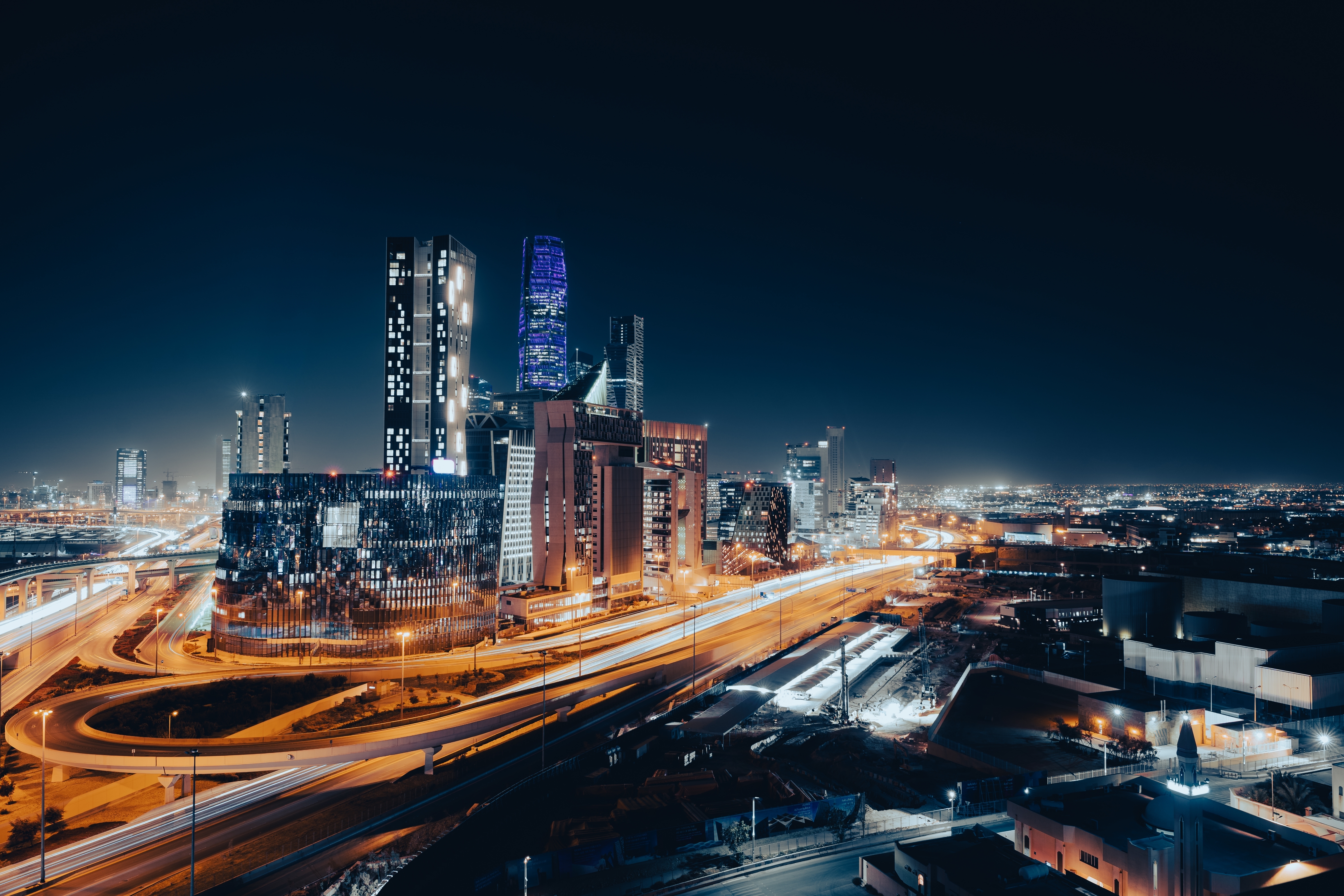 أبرز المشاريع والشركات السعودية في مجال الذكاء الاصطناعي.. استثمارات تقود المستقبل وتدعم رؤية 2030